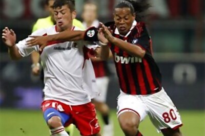 Struggling AC Milan held by wasteful Bari