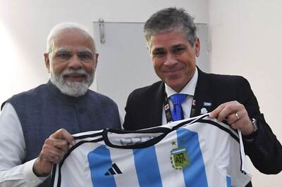 PM Narendra Modi Presented With Lionel Messi Jersey by YPF Chief