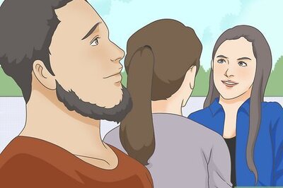 How to Check Out a Girl Without Her Noticing
