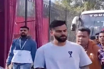 WATCH: Fans Can’t Keep Calm After Spotting Virat Kohli in New Delhi