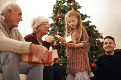 Gift an Experience Instead of a Possession This Christmas to Strengthen Your Bond