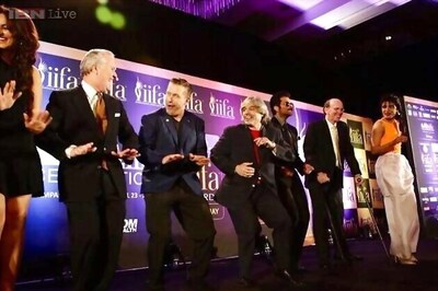 IIFA: Anil Kapoor makes Tampa Mayor groove with Priyanka and Sonakshi