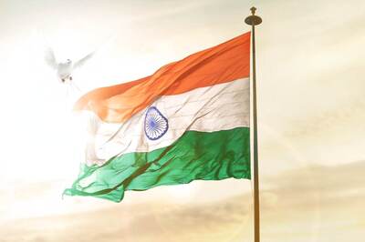 Telangana Reverberates with National Anthem as Public Along With CM KCR Take Part in Mass Singing to Mark Independence Day