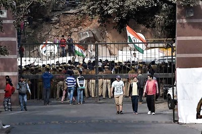 'You think you'll get Kashmir by barking in campus', hackers write on JNU website