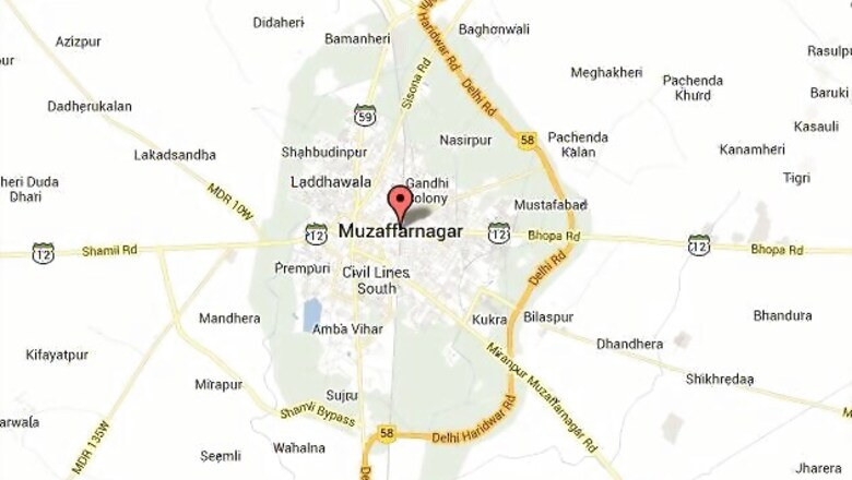 Muzaffarnagar riots: Mob protesting against killing of a man attacks police