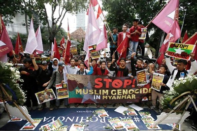 Indonesian Students Protest at Myanmar Embassy Over Rohingya Cause