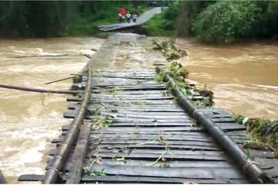 PM Modi Holds Meeting with CMs of Six States to Review Flood Situation