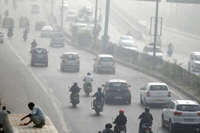 In Damage Control Mode, Pollution Authority Asks Delhiites to Use Public Transport From Tomorrow