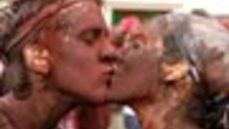 In Pics: Kissing scenes from world over