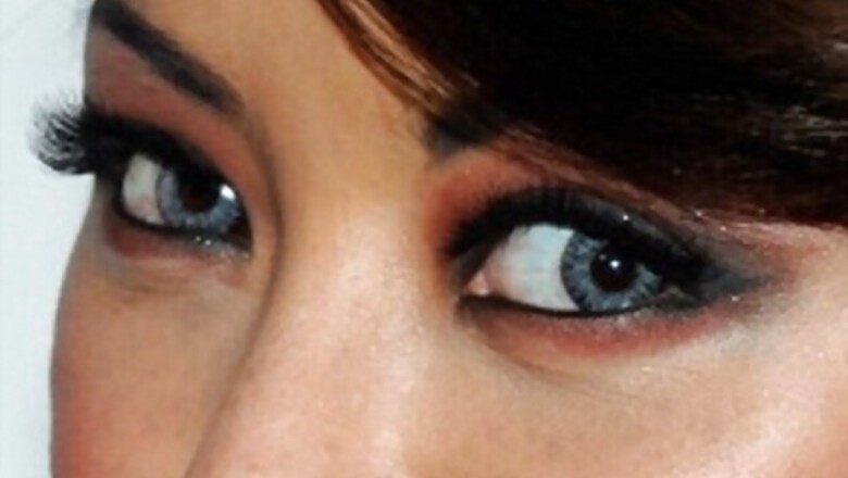Colour-changing contact lens to monitor sugar level