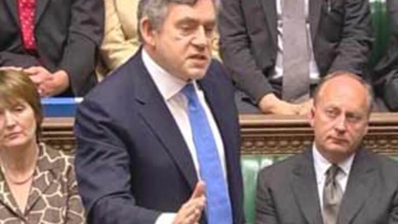 Labour party loyalists fight over UK PM's future