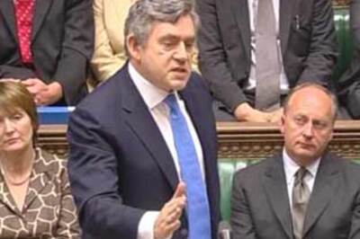 Labour party loyalists fight over UK PM's future