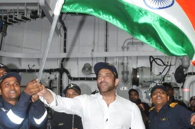 Independence Day: Salman Hoists Tricolour; Kamal Haasan Says 'Take A Vow Not to Forget History'