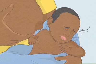 Signs You’re Not Bonding With Your Baby (& What to Do About It)