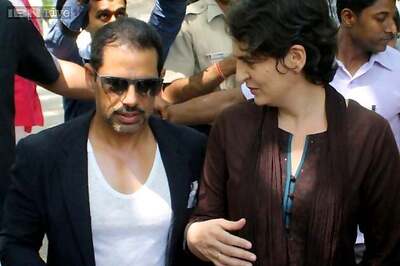 Snapshot: Robert Vadra wears pink pants and a 
V-neck as he accompanies Priyanka Gandhi to vote in Delhi