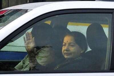 Jayalalithaa launches 'Amma Call Centre' for fast response to grievances