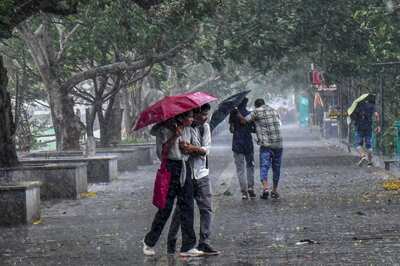 Yellow Alert For Mumbai & Adjoining Areas, Snowfall Alert in Himachal and J&K | Weather Updates