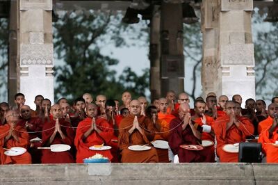 Sri Lanka Offers Week-long Buddhist Prayers to Overcome Coronavirus