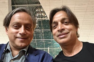 'Same to Same': Shashi Tharoor Shares Image With Shoaib Akhtar And Desis Spot An Uncanny Resemblance