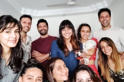 Rhea Chakraborty Celebrates Christmas With BFFs Shibani, Anushka Dandekar; Farhan Akhtar Joins Them