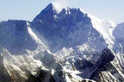 Naked Everest climber sparks anger