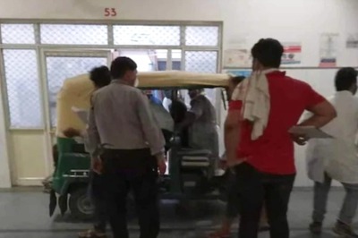 No Stretcher At Rajasthan Hospital, Relatives Take Patients To Emergency Ward in Auto