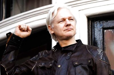 WikiLeaks Founder Julian Assange Back Online as Ecuador Restores Partial Internet Access