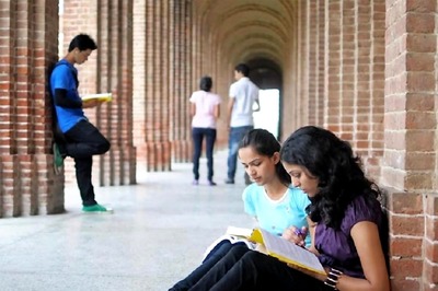 DU Admissions 2020: Over 4,100 Students Apply on First Day Under Fourth Cut-off List