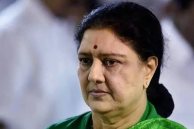 Non-bailable Warrant Issued Against Sasikala After Non-appearance in Court