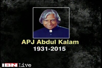 Thousands swarm for last glimpse of 'Missile man'