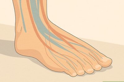 Symptoms of Neuropathy in Feet: What to Look For, Causes & Treatment Options