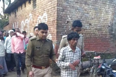 Drunk Man Axes Wife To Death in Uttar Pradesh, Villagers Hand Him to Police