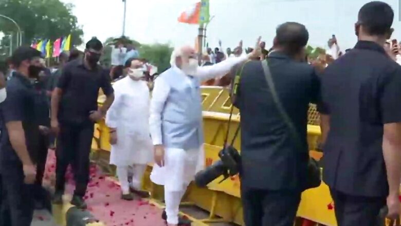Warm Welcome for PM Modi at Palam Airport on Return from US