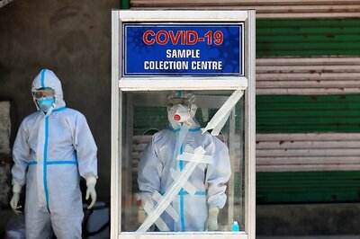 Senior Doctor Posted at SMHS Hospital in Srinagar 'Detained, Humiliated' by Cops in J&K, Medicos Outraged