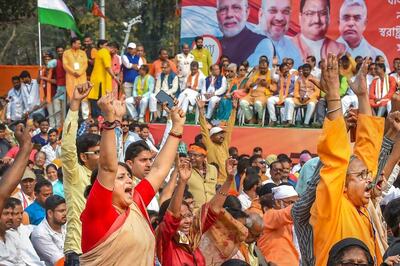 'Goli Maro...' Slogans Raised as BJP Flag-waving Supporters Make Their Way to Amit Shah's Kolkata Rally