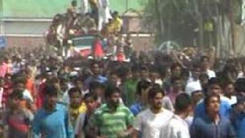 Hurriyat peeved, 10 Kashmir districts under curfew