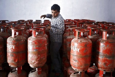 Price of Non-subsidised Cooking Gas Reduced by Rs 62.50 Per Cylinder from Thursday