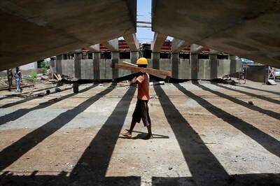 GDP Growth Slows to 7.1% in July-September, Down from 8.2% in Previous Quarter