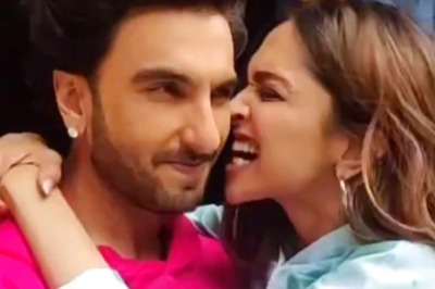 Ranveer Singh Is Deepika Padukone's 'Biggest Cheerleader' As He Grooves to 'Beqaaboo'