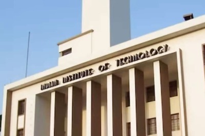 ‘Convocation Dress Code Not Mandatory’:  IIT Kharagpur Clarifies After Controversy