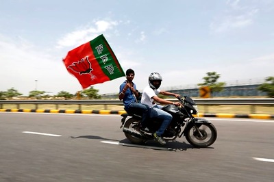 Two BJP MPs Detained by Kolkata Police on Way to Meet Party Workers 'Beaten' up by TMC Cadres