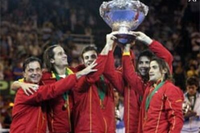 Spain upset Argentina, win third Davis Cup title