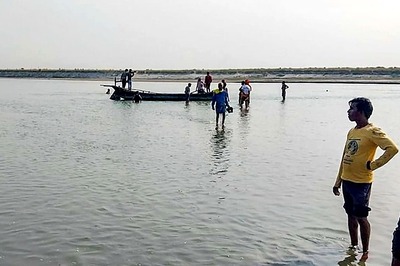 Teenage Boy Drowns in Saryu River While Taking Selfies in Uttar Pradesh's Ballia