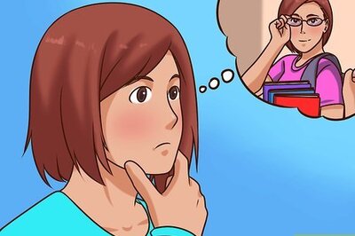 How to Appear Like a Smart Girl at School