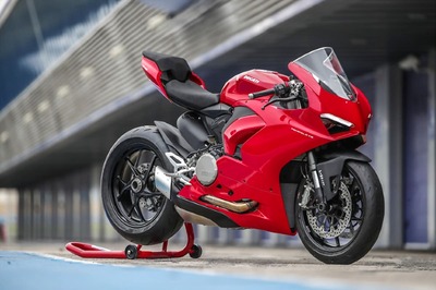 Ducati Panigale V2 to be Launched on August 26 in India