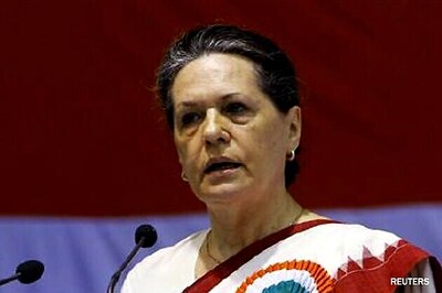 Trinamool MPs attend lunch hosted by Sonia Gandhi