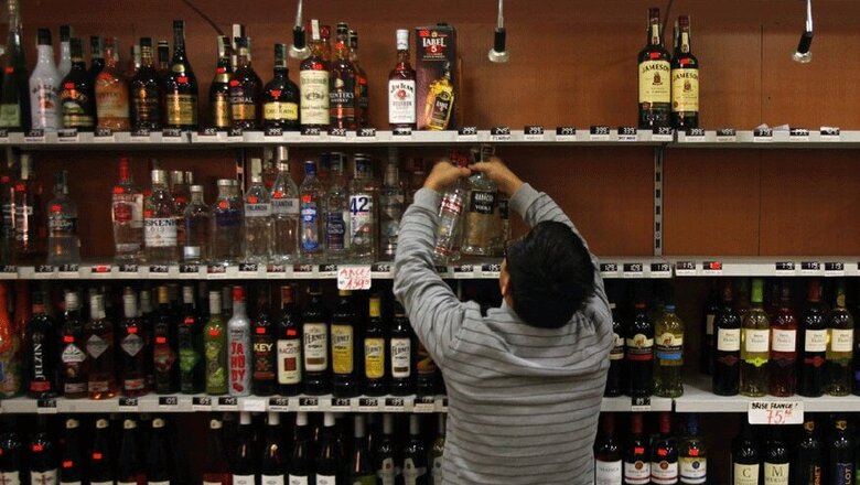 Restaurant, Bars, Pubs in Karnataka Allowed to Sell Liquor Amid Lockdown as Takeaway