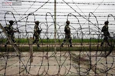 Pakistan troops shell Indian posts for fourt day in row