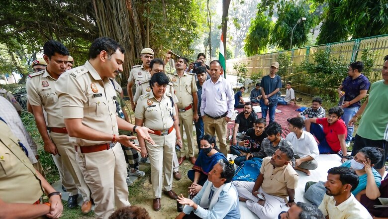 'Blot On Democracy': Activist Sonam Wangchuk After Several Protestors Detained Outside Ladakh Bhawan
