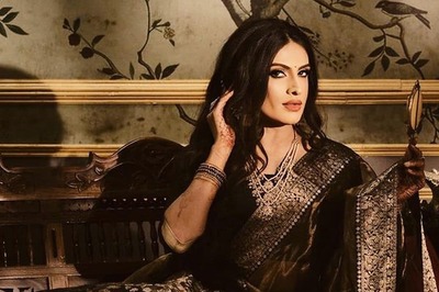 Sushant Divgikr Celebrates The Rangkat Weaving Technique In A Timeless Lehenga At Heeramandi Premiere